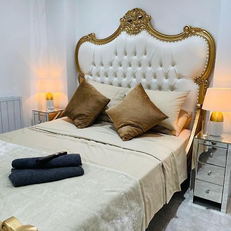 Salt Hill Windsor Legoland Eton Heathrow Luxury 2 Bed 1 Bath Free Parking Apartment Slough Luaran gambar