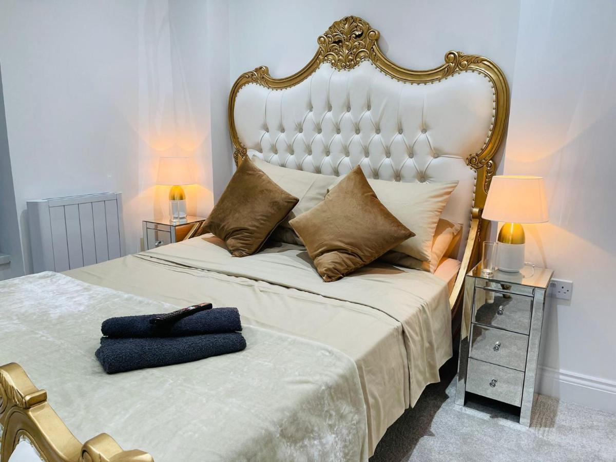 Salt Hill Windsor Legoland Eton Heathrow Luxury 2 Bed 1 Bath Free Parking Apartment Slough Luaran gambar