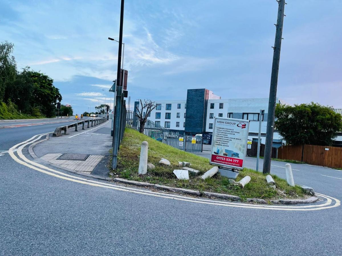 Salt Hill Windsor Legoland Eton Heathrow Luxury 2 Bed 1 Bath Free Parking Apartment Slough Luaran gambar