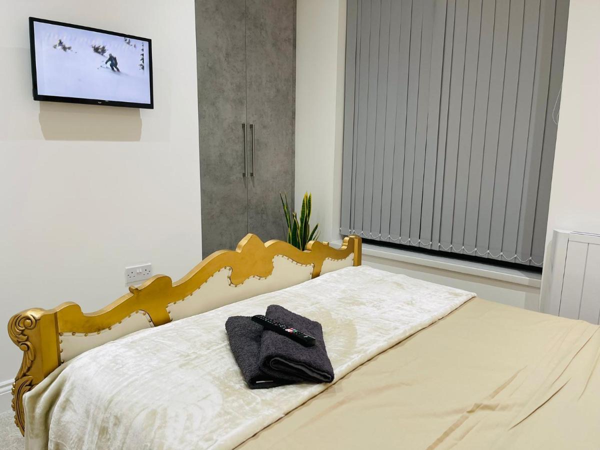 Salt Hill Windsor Legoland Eton Heathrow Luxury 2 Bed 1 Bath Free Parking Apartment Slough Luaran gambar