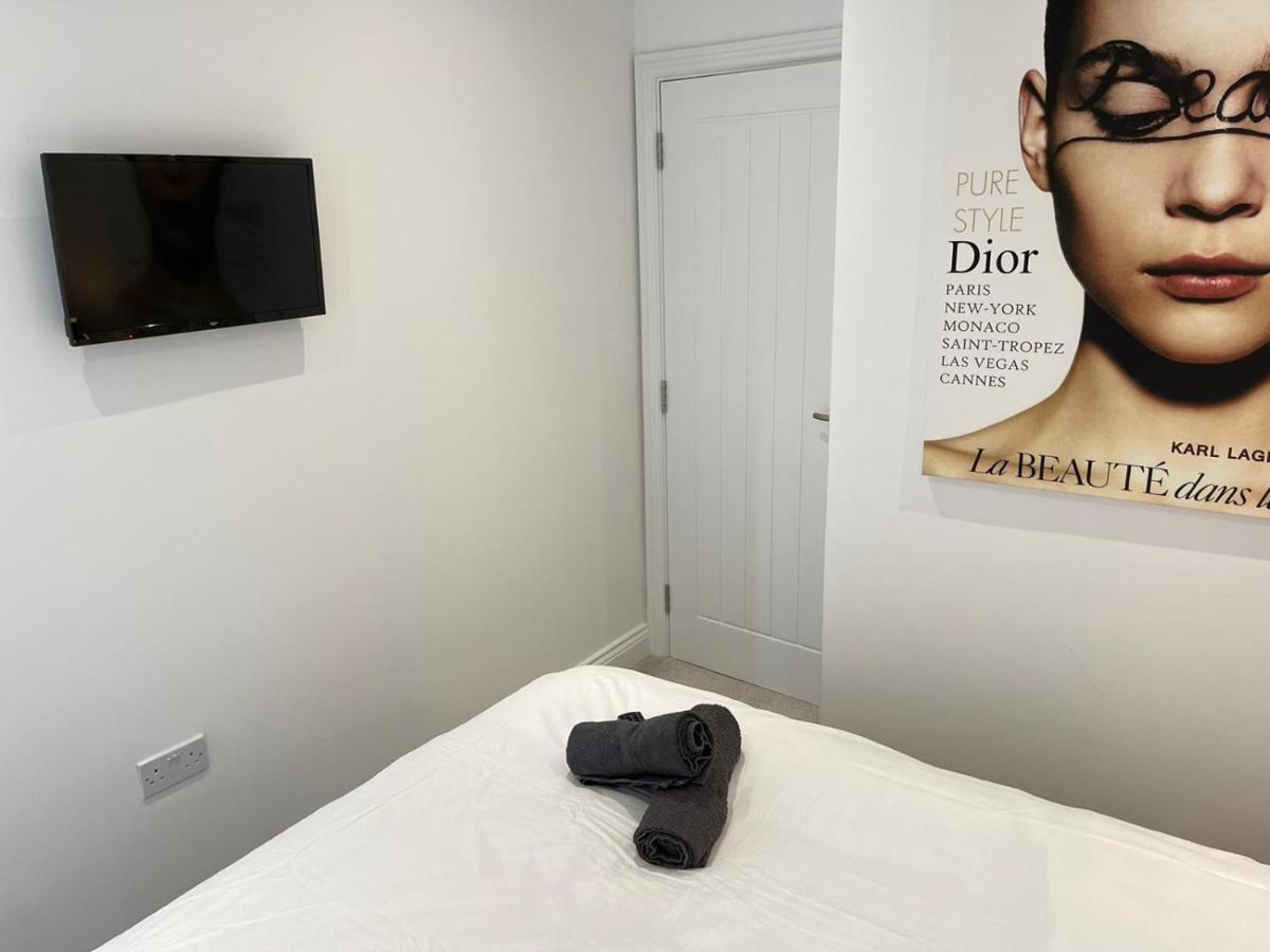 Salt Hill Windsor Legoland Eton Heathrow Luxury 2 Bed 1 Bath Free Parking Apartment Slough Luaran gambar